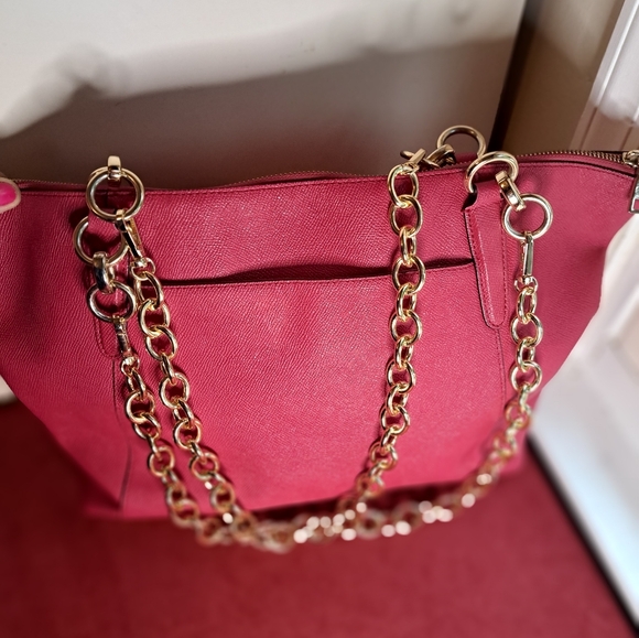 Coach Ava Pink Leather with Gold Chains Shoulder Bag Great Condition Like NEW 🥰 - Picture 3 of 9